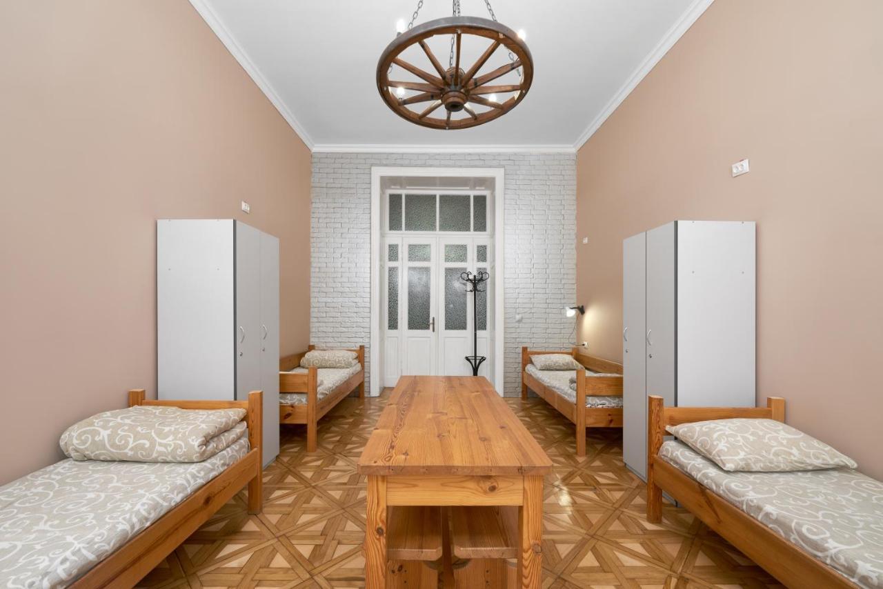 Cossacks Hostel Leopoli Esterno foto