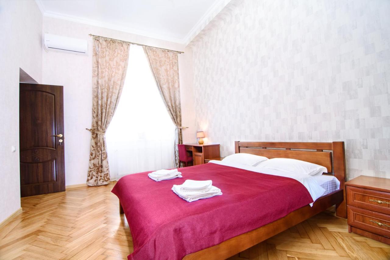 Cossacks Hostel Leopoli Esterno foto
